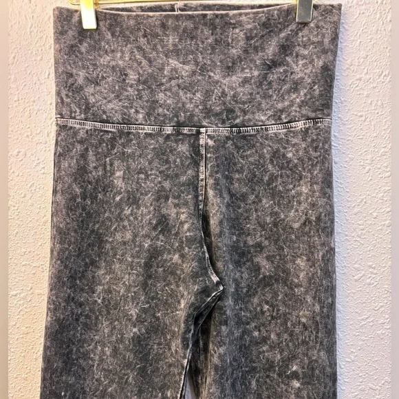 T Party stretch fringe flared leg yoga pants size Medium NWT - Picture 4 of 10